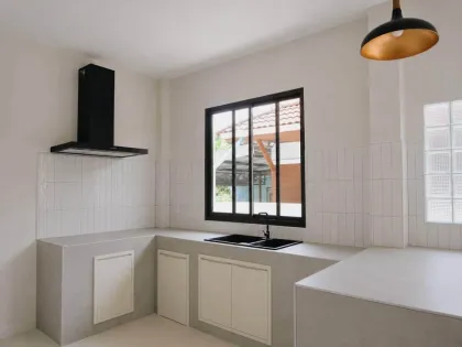 Maison individuelle moderne rénovée de 3 chambres à Thalang