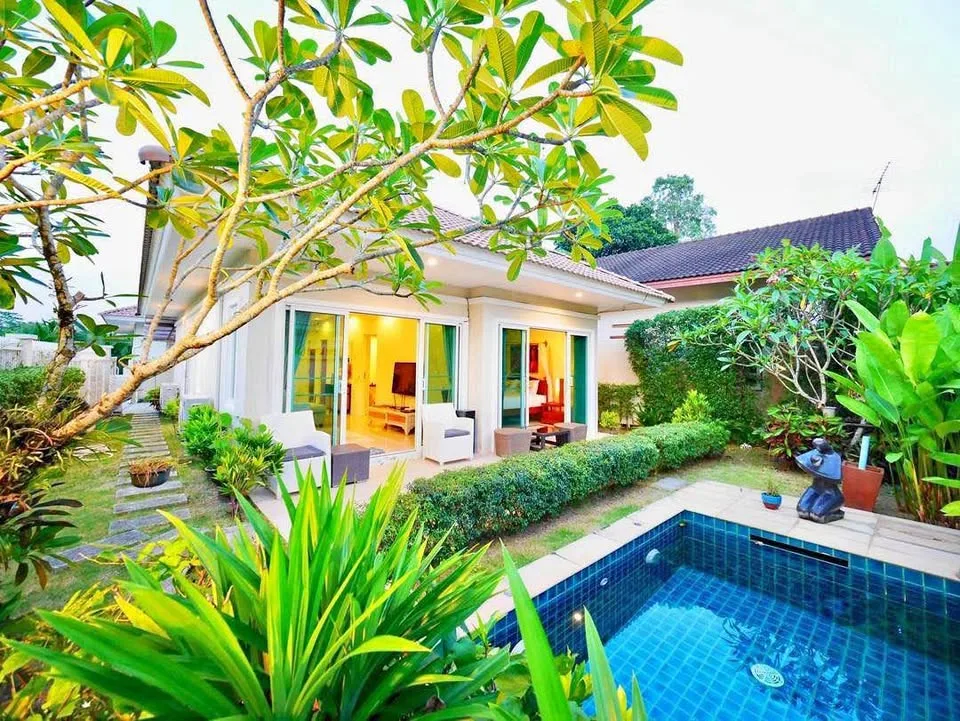 Villa Liza Zantara Chic, 2-Bedroom Private Pool Villa in Chalong