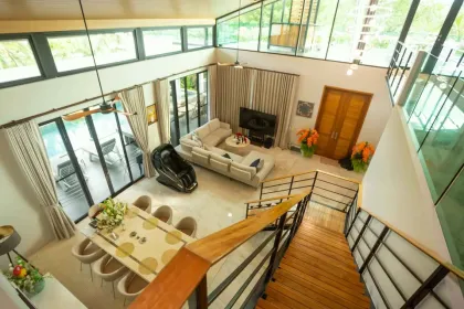 Luxuriöse 4-Zimmer-Poolvilla zum Verkauf in Nai Harn