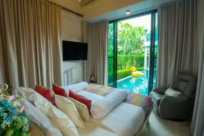 Luxuriöse 4-Zimmer-Poolvilla zum Verkauf in Nai Harn