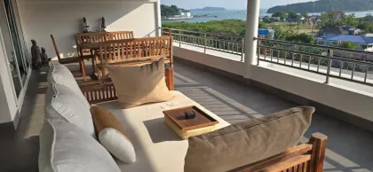 Apartamento de 3 habitaciones y 3 baños con vista al mar en Cape Panwa