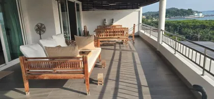 Apartamento de 3 habitaciones y 3 baños con vista al mar en Cape Panwa