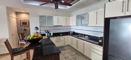 Apartamento de 3 habitaciones y 3 baños con vista al mar en Cape Panwa