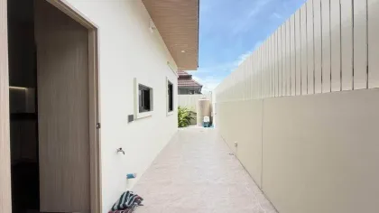 Villa Esquinera de 3 Habitaciones con Vista a la Montaña en Chaofah Garden Home 5