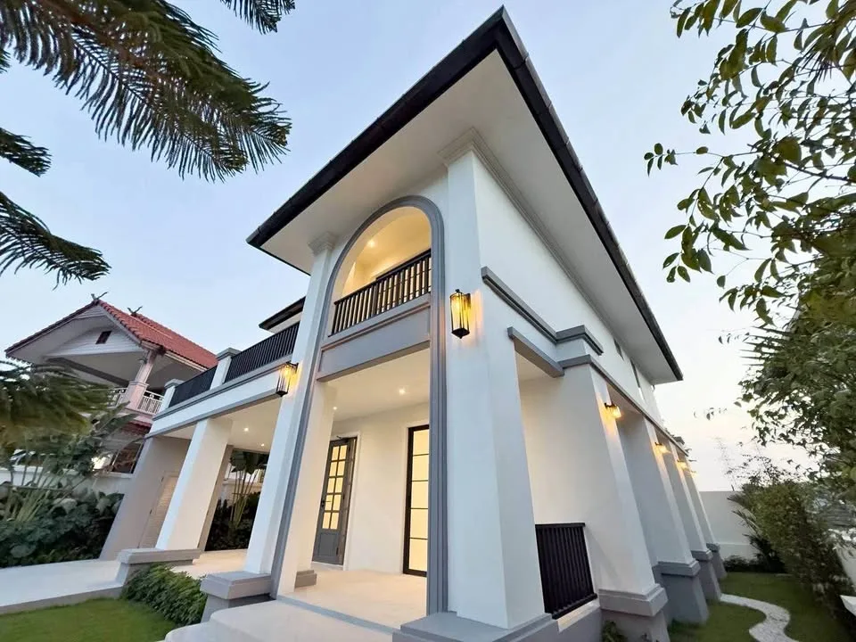 วิลล่าสไตล์โมเดิร์นคลาสสิก 3 ห้องนอนสุดหรูในตัวเมืองภูเก็ต