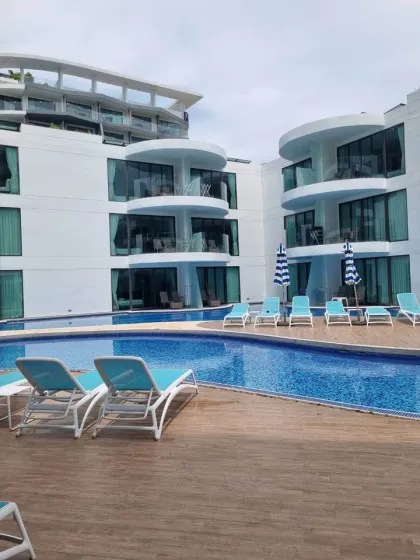 คอนโด 1 ห้องนอนขายที่ Waterside Suites ป่าตอง ภูเก็ต