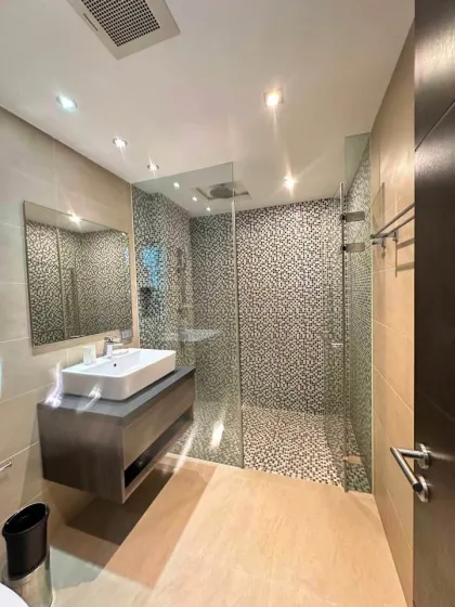 คอนโด 1 ห้องนอนขายที่ Waterside Suites ป่าตอง ภูเก็ต