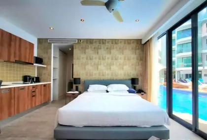 คอนโด 1 ห้องนอนขายที่ Waterside Suites ป่าตอง ภูเก็ต