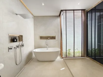Moderne private Poolvilla mit 3 Schlafzimmern in Thalang