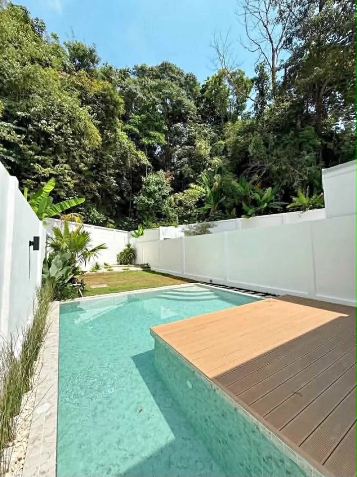 Villa avec piscine et vue montagne à Chalong, Phuket