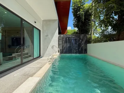 Charming Tropical Villa in Peaceful Chalong