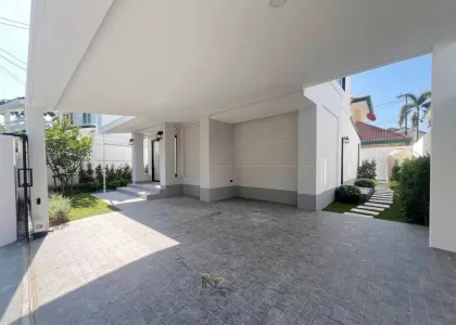 4-Bed 3-Bath Modern Villa in Top Chalong Location