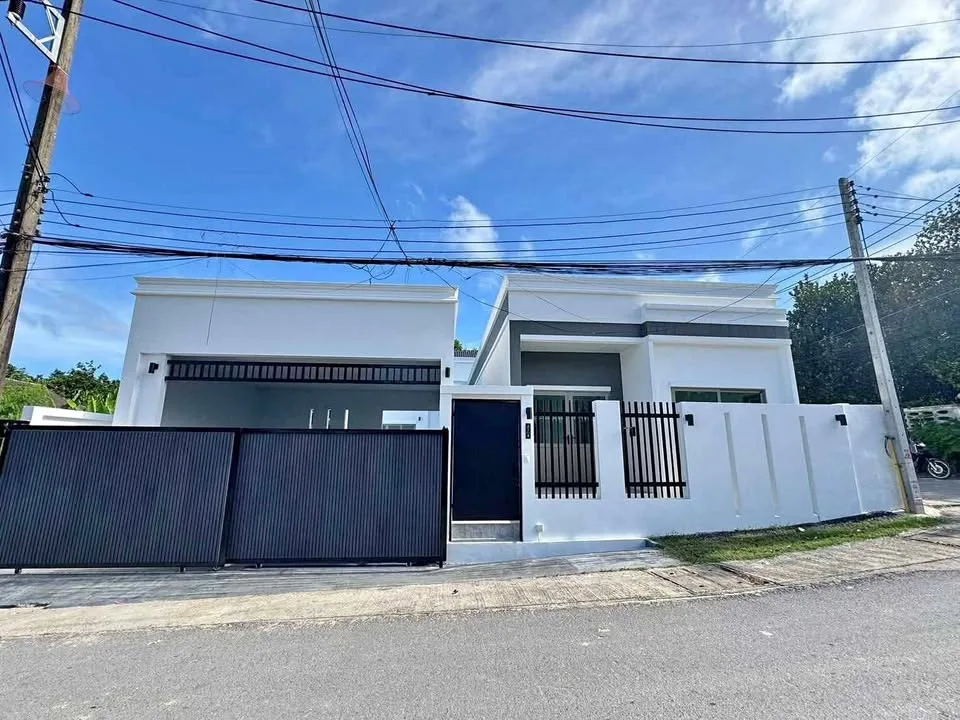 Villa contemporaine avec piscine 3 chambres à vendre à Chalong, Phuket