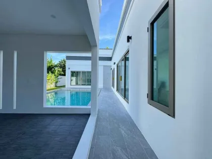 Villa contemporaine avec piscine 3 chambres à vendre à Chalong, Phuket