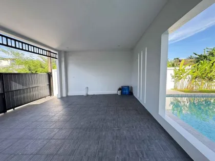 Villa contemporaine avec piscine 3 chambres à vendre à Chalong, Phuket