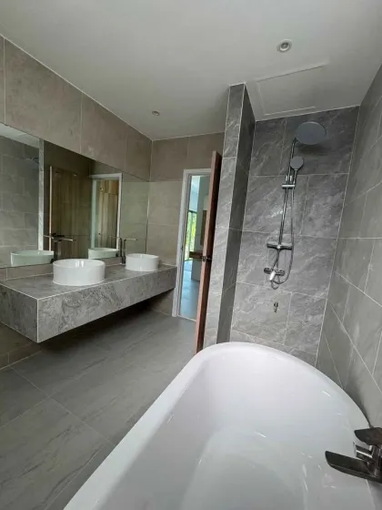 Villa contemporaine avec piscine 3 chambres à vendre à Chalong, Phuket