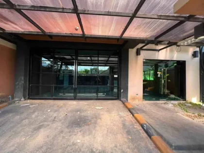 3.5-Story Detached Villa with Rooftop Terrace in Koh Kaew, Phuket