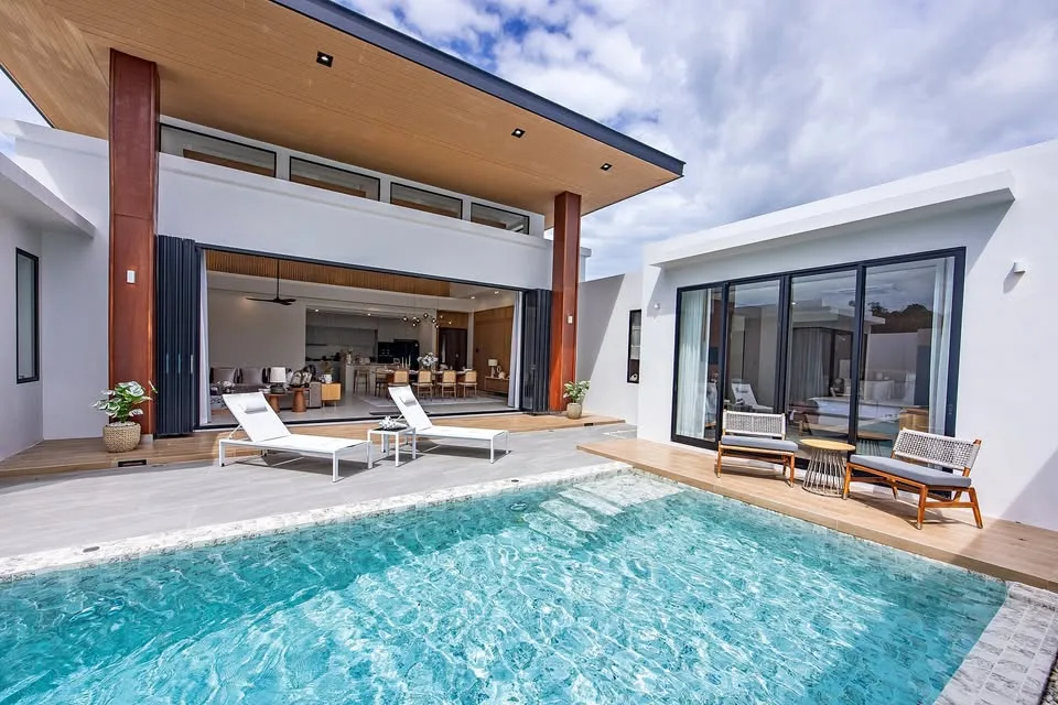 Villa Moderne avec Piscine Privée et 3 Chambres à Rawai