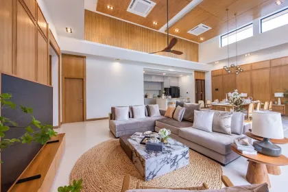 Villa Moderne avec Piscine Privée et 3 Chambres à Rawai