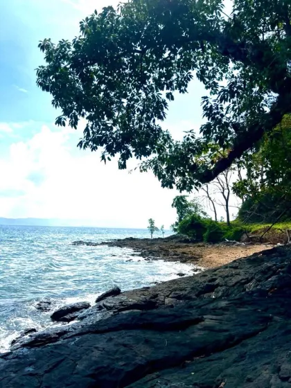 Terreno Exclusivo Frente al Mar en Venta en Ko Nakha Yai, Phuket