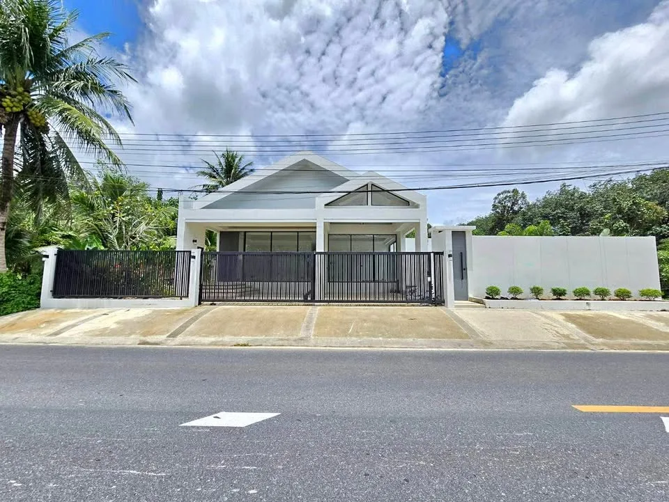 Villa con piscina de 3 habitaciones y 3 baños cerca de British International School Phuket