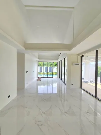 3-Bedroom 3-Bathroom Pool Villa Near British International School Phuket