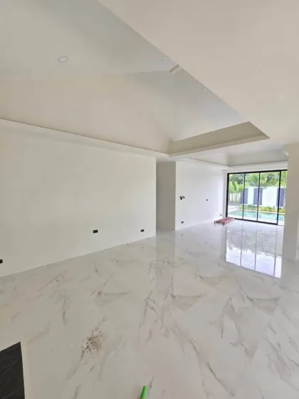 3-Bedroom 3-Bathroom Pool Villa Near British International School Phuket