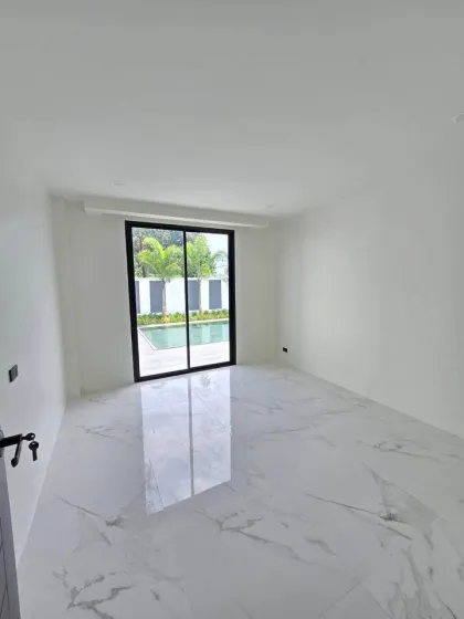 3-Bedroom 3-Bathroom Pool Villa Near British International School Phuket