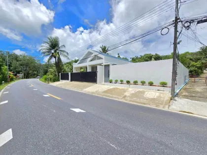3-Bedroom 3-Bathroom Pool Villa Near British International School Phuket