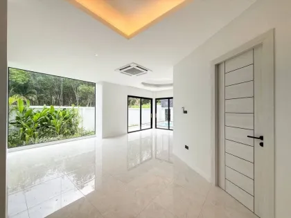 4-Bedroom Private Pool Villa Near Phuket Town
