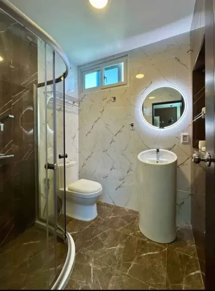 Villa Moderna de 4 Habitaciones con Piscina Privada en Rawai