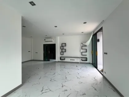 Modern 2-Bedroom Villa with Private Pool & Rooftop Terrace