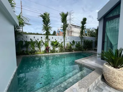 Modern 2-Bedroom Villa with Private Pool & Rooftop Terrace