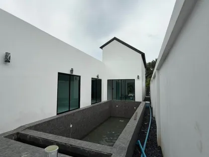 Villa neuve 3 chambres avec piscine à vendre à Sakhu, Phuket
