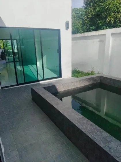 Villa neuve 3 chambres avec piscine à vendre à Sakhu, Phuket
