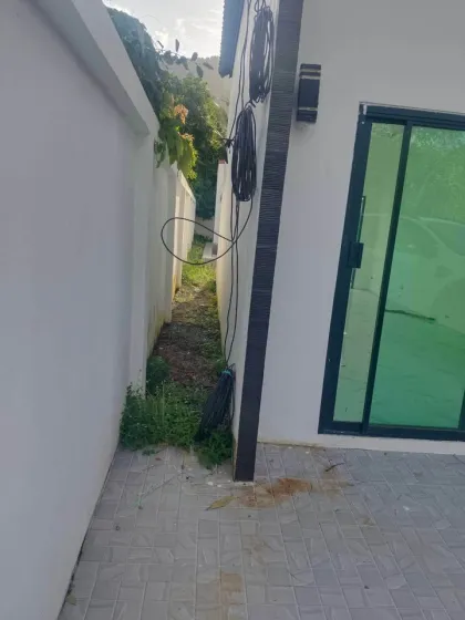 Villa neuve 3 chambres avec piscine à vendre à Sakhu, Phuket