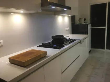Villa de 4 dormitorios y 3 baños cerca de BCIS en Chalong