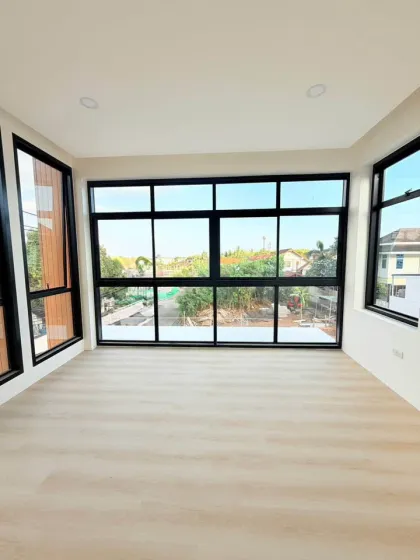New Pool Villa with 3 Bedrooms & 4 Bathrooms in Chalong