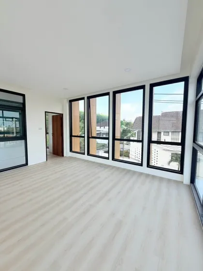New Pool Villa with 3 Bedrooms & 4 Bathrooms in Chalong