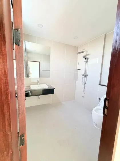 New Pool Villa with 3 Bedrooms & 4 Bathrooms in Chalong