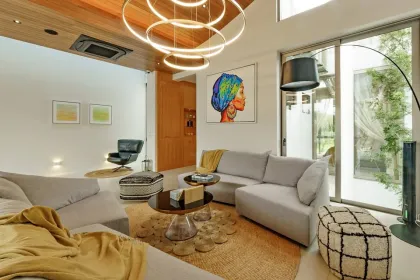 Villa Moderna de 3 Habitaciones con Piscina en The Trinity Village, Thalang