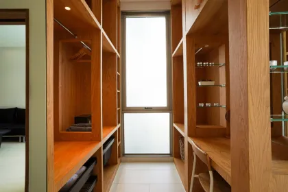 Villa Moderna de 3 Habitaciones con Piscina en The Trinity Village, Thalang