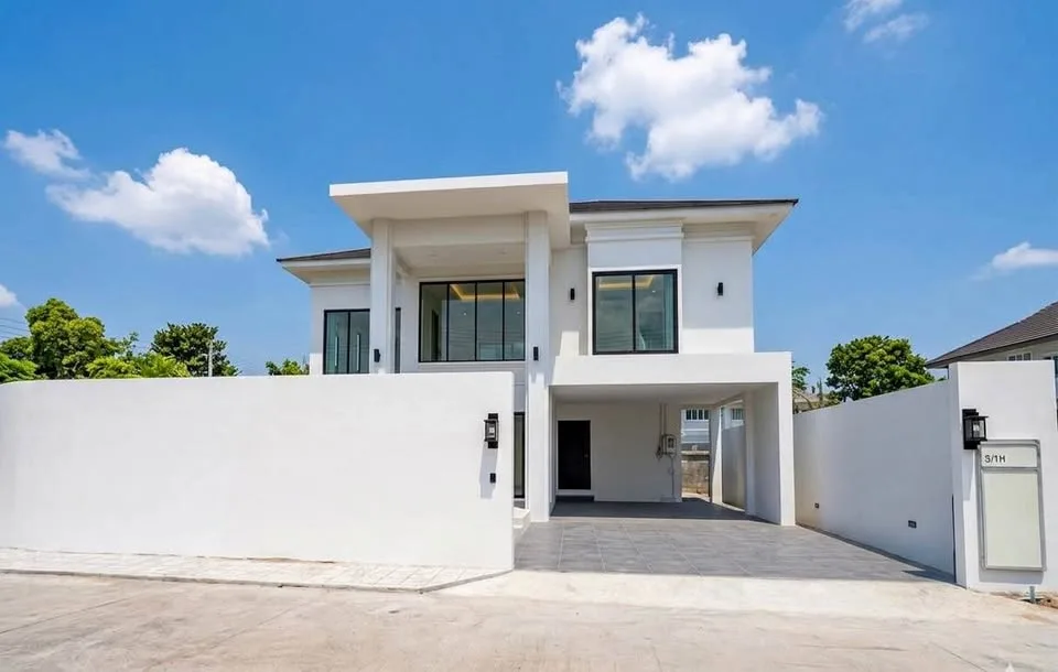 Luxury 3-Bedroom Pool Villa in Eden Estate, Thalang