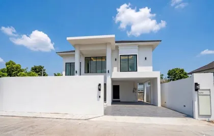 Luxury 3-Bedroom Pool Villa in Eden Estate, Thalang