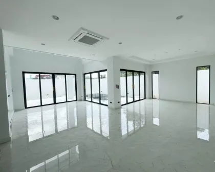 Luxury 3-Bedroom Pool Villa in Eden Estate, Thalang