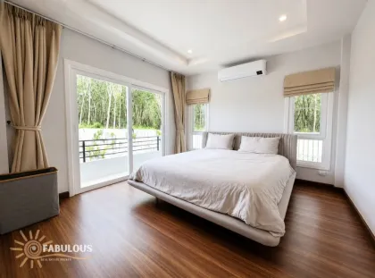 Supalai Palm Springs角落地带4卧室别墅，Bang Tao