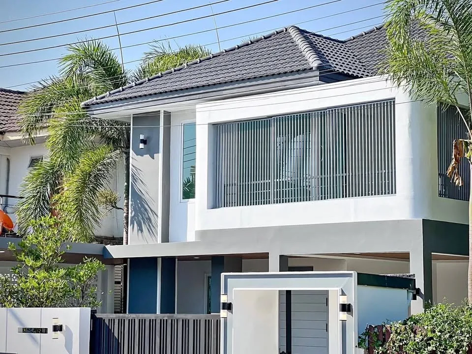 Beeindruckende, komplett renovierte Villa in Chaofa Garden Home Premier, Koh Kaew