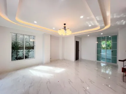 Stunning Fully Renovated Villa in Chaofa Garden Home Premier, Koh Kaew