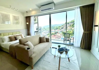 Schickes Apartment nahe Karon Strand mit Bergblick