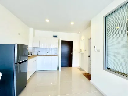 Schickes Apartment nahe Karon Strand mit Bergblick